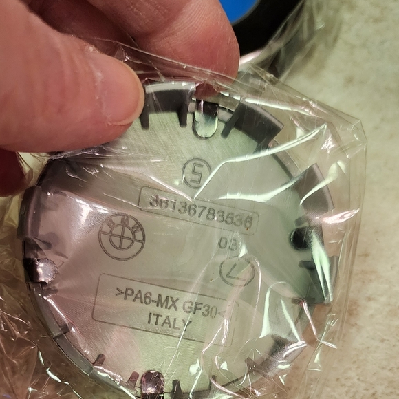 COPY - New Set Of 4 BMW hubcap Center Caps. Read below - Picture 5 of 7